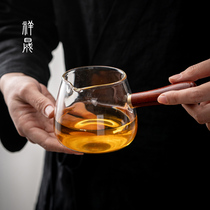Xiangsheng wooden handle glass Road Cup long mouth kung fu tea set wooden handle Tea Sea Cup Tea Tea heat-resistant accessories