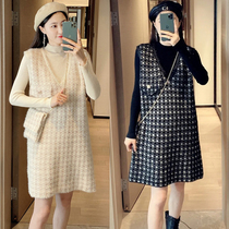 Small fragrant wind pregnant women autumn and winter new semi-high neck knitted base shirt vest dress two-piece pregnant women set tide
