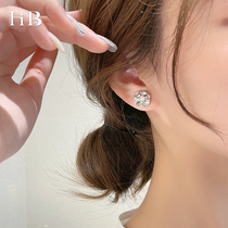 Niche advanced ear clip without ear hole female cold wind magnetic earrings French temperament light luxury painless magnet earrings