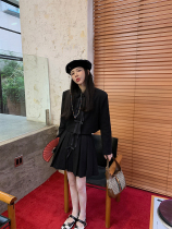 le rouge Zhou Meimei (please miss) black bow strap short suit jacket skirt