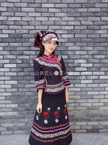 (Qin Millet)Buyi ethnic clothing Ethnic minority three-piece clothing top rose skirt hat