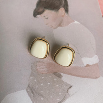 Margot hand-made earrings niche retro Hong Kong style retro oil painting sense advanced ear studs without earrings