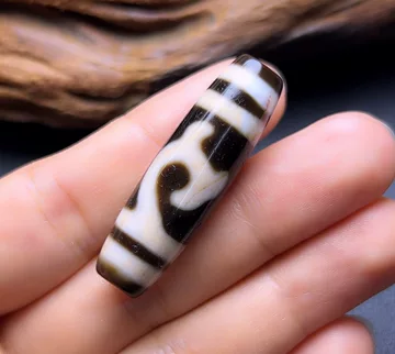 御幸天珠 B04239 緑度母天珠 三眼天珠 39x13mm 如意樹