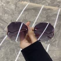 New borderless cut edge sunglasses womens summer Korean version of net red round face big frame thin sunscreen UV sunglasses