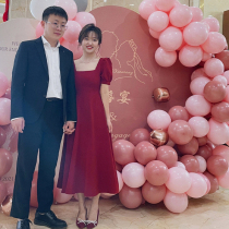 Wine red toast The bride can normally wear a small taller dress and a dress back to the door Summer wedding engagement gown