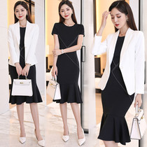 Professional womens high fashion white suit black fishtail skirt two-piece set mentor host image tooling