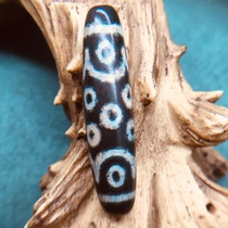 Natural Tibetan Tibetan green leather elephant Male Heavenly Descending Quartz Shale full of cinnabar fifteen eyes Dzi pendant pendant