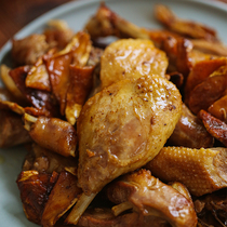 Shou food Ginger mother duck ancient casserole Xiamen specialties with hand gifts Heating ready-to-eat duck snacks Cooked food SF Cold Chain