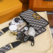 Hong Kong 2020 Autumn embroidered Montaigne 30 bags womens leather old flower bag pet crossbody shoulder chain bag