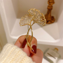 High-end gold plated hollow Ginkgo breast needle suit coat bust fixed clothes pin and accessories