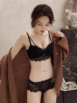 The new bra without underwire small bra gathers on the sexy lace set with a pair of milk breathable underwear sets