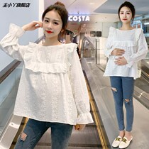 Pregnant women autumn coat 2021 New hollow embroidery ruffle shirt Net red spicy mother bubble sleeve shirt tide