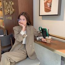 Autumn 2021 new female small fragrant wind suit foreign style Net red temperament professional set up pants two-piece suit
