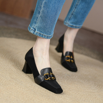 New strong push-out temperament style refinement ~ square head high heel shoe woman coarse heel metal buckle splicing single shoe 6cm