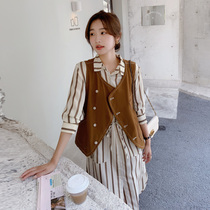 Vest striped dress set womens 2022 spring and autumn new French gentle thin white first love shirt skirt
