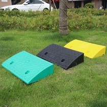 Gate pad high plastic road along the slope road teeth uphill pad car step plate slope pad step ramp triangle