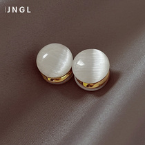 Magnetic Attraction Cat Eye Stone Ear Clip Woman Without Earhole Advanced Sensational Ear Accessories 2022 New Tide Light Extravagant earrings