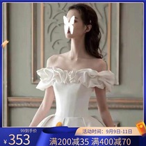 Satin light wedding dress 2021 new bride main wedding dress temperament Palace wind small man summer shoulder