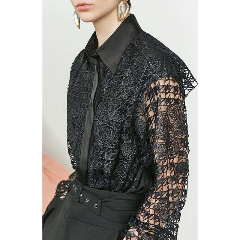Lily autumn new fashion personality lace hollow loose straight black shirt female 119340C8202