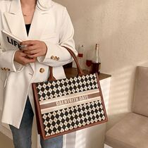 Mommy bag 2022 New large capacity handbag Korean version Fashion mother and baby bag Leisure out of the backpack to be produced
