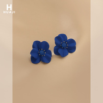 Flower Klein blue flower earrings female 2021 New Tide high end fashion earrings autumn and winter earrings