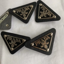 European and American new prada with brooch clothes hat accessories ins fashion wild casual badge corsage women