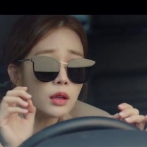 Sunglasses female 2021 New Tide touch sincere same Korean version of ins anti ultraviolet round face Street Photo Sunglasses v