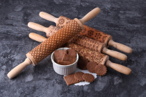 Popular household creative rolling pin dumpling skin Special roller noodle stick commercial baking embossed beech wood manufacturers customized