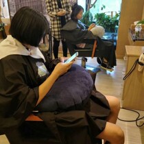 Hair salon inflatable pillow Car office nap sofa pillow Nail art relieve fatigue U-shaped pillow tide