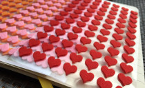 Mask sticker love hand account decoration Korean cute girl heart Sichuan Airlines stewardess little red heart printing ins