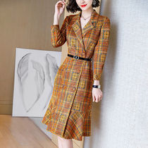 Large size womens 2021 new suit lotus leaf skirt autumn dress French fashion waist plaid print chic skirt