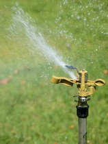 Willing spray gun lawn rocker arm nozzle irrigation sprinkler automatic rotating spray 360 degree green garden watering