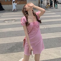 Square collar plaid dress womens summer 2021 new French retro niche small man show high first love short skirt