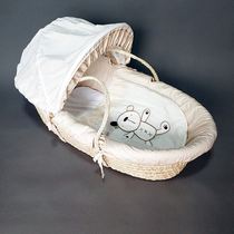 Baby basket Portable basket can be put in the car old woven basket Car cradle out artifact Summer sleeping basket
