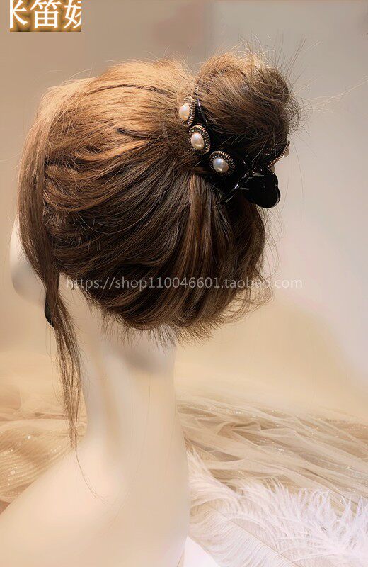 South Koreas East Gate new French retro temperament elegant net red pearl large hair grab clip behind the head hair clip