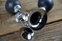 Jinjira 300 modified hand press air horn GV300 retro horn Jialing coco Yangtze River 400 Borg universal