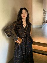 Ren Xiaoyi Law style retro V collar simple stroke printed shirt dress woman design sensation slim fit slim fit dress long style