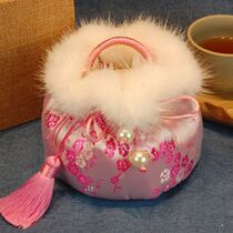 Tang Po covers her hands and feet warm quilt warm bed artifact water filling warm water bag winter quilt warm foot pot