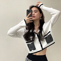 2021 early autumn new Korean version niche eenk color pattern V-neck knitted cardigan womens all-match thin top