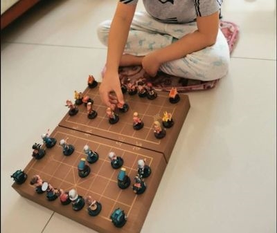 Retro theme plastic desktop three-dimensional chess three-dimensional character chess parent-child home gift game chess pieces 3