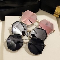 Couple sunglasses A pair of 2021 new net red sunglasses for men and women street shot irregular sunscreen anti-UV beach too