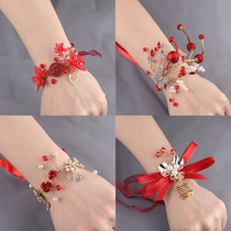 Bridesmaid wrist flower Korean bride red wedding gift sister bracelet flower simple Sen beautiful sister group super fairy