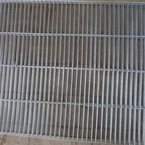 A piece of wire mesh pet rabbit cage bottom mesh rabbit cage iron wire bottom 2 meters * 50cm 2 meters * 60cm