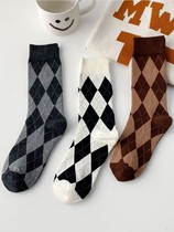 Diamond lattice socks women's socks spring and autumn cotton ins tide net red wear retro Japanese socks autumn and winter