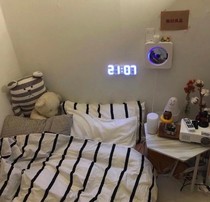 Korean explosive ins digital clock luminous time stereo clock LED electronic alarm clock stereo wall clock decorative light