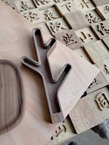 Solid Wood custom processing computer cnc cutting heterosexual wood products student graduation works various patterns customized