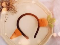 Crochet wool headband finished
