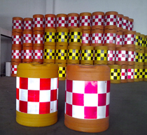 Anti-collision barrel red and white reflective cylindrical type high-quality plastic city water horse isolation pier protective barrel