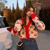 European station autumn new high-end small fragrant wind red sweater loose knitted cardigan coat female gentle lazy wind