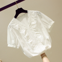 Tide brand Chiffon shirt womens 2021 summer new loose foreign design niche v-neck lace short-sleeved top
